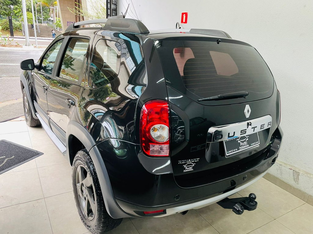 Renault Duster Preto