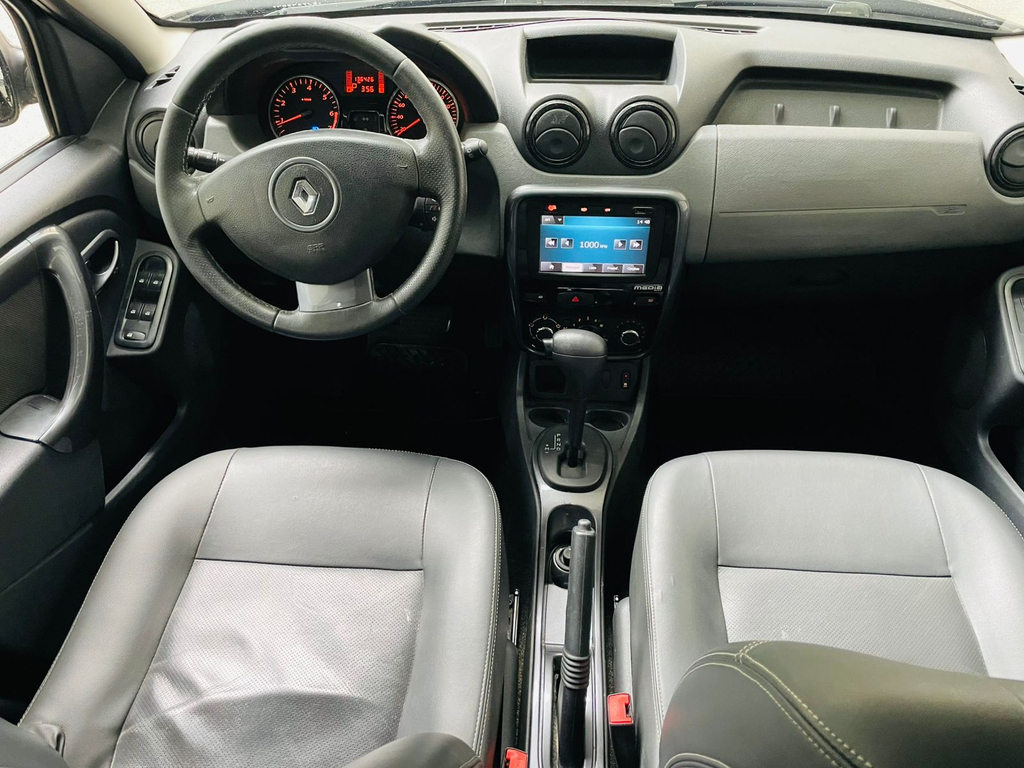 Renault Duster Preto