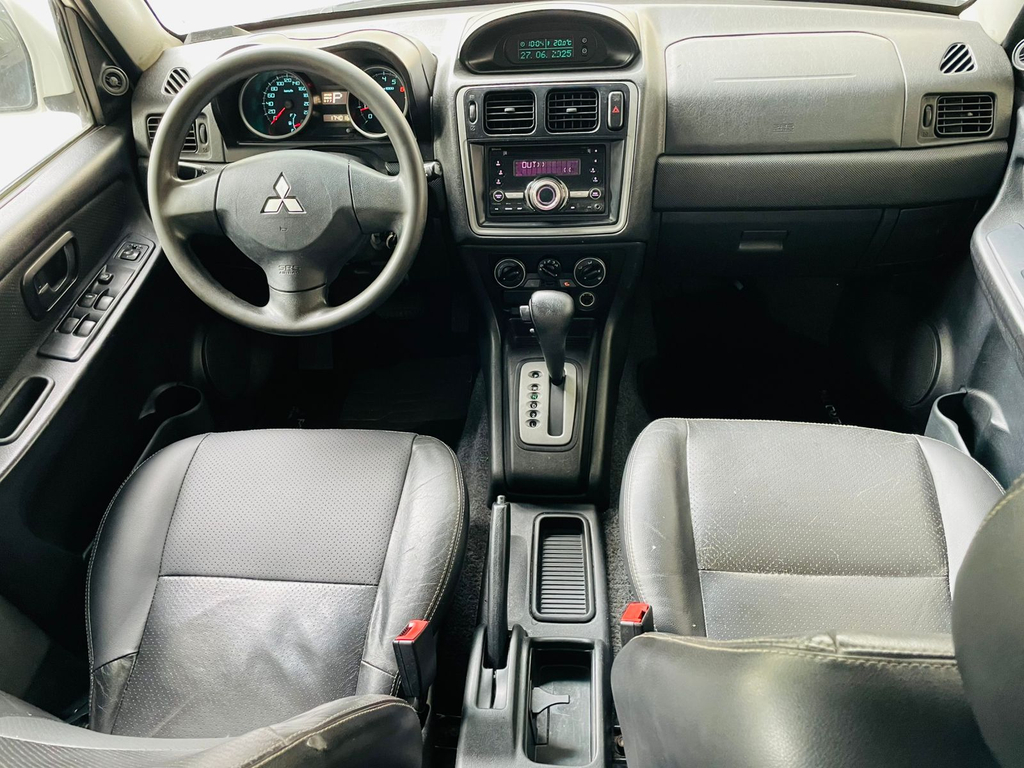 Mitsubishi Pajero TR4 Branco