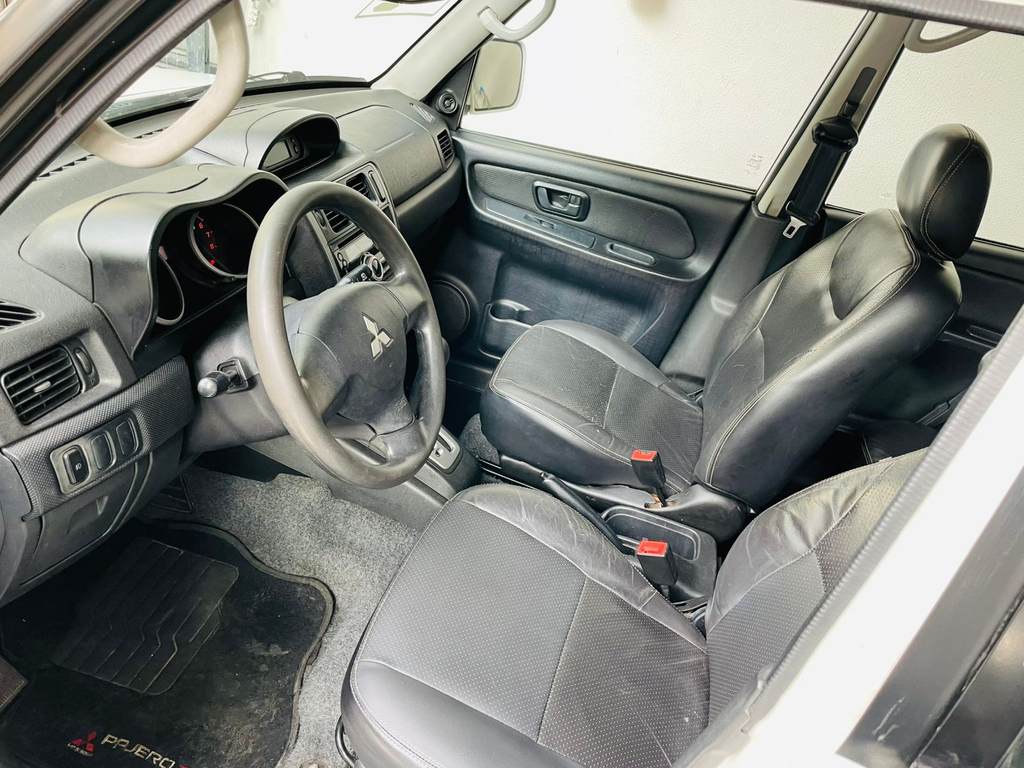Mitsubishi Pajero TR4 Branco