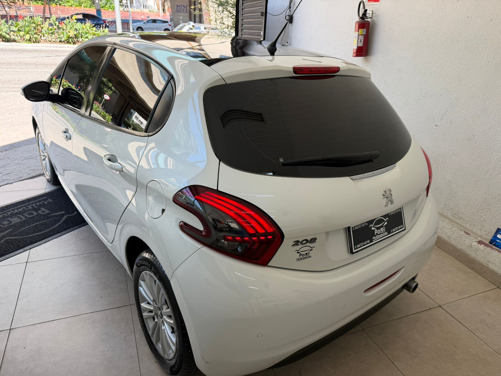 Peugeot 208 Branco