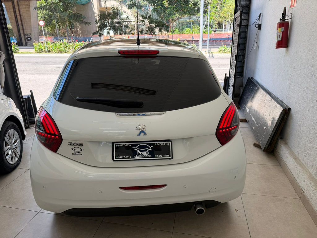 Peugeot 208 Branco