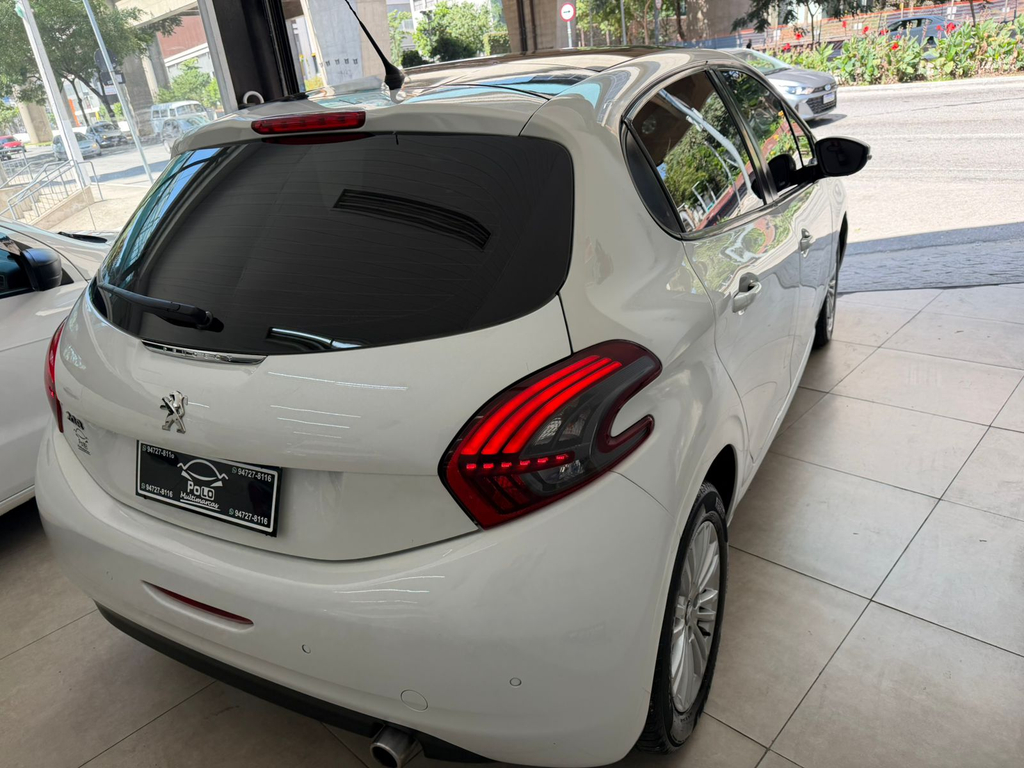 Peugeot 208 Branco
