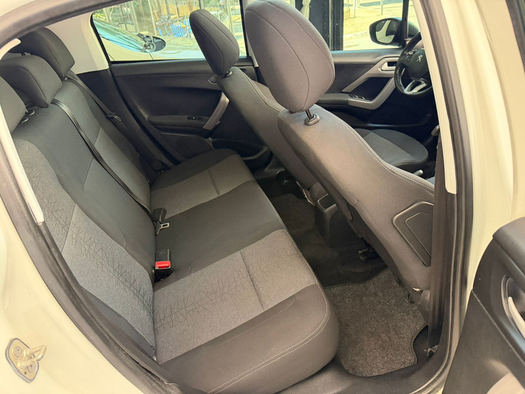 Peugeot 208 Branco