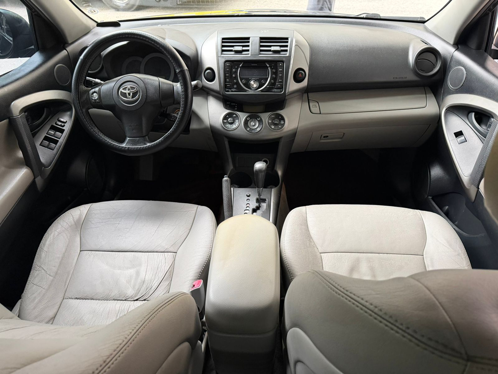 Toyota RAV4 Preto