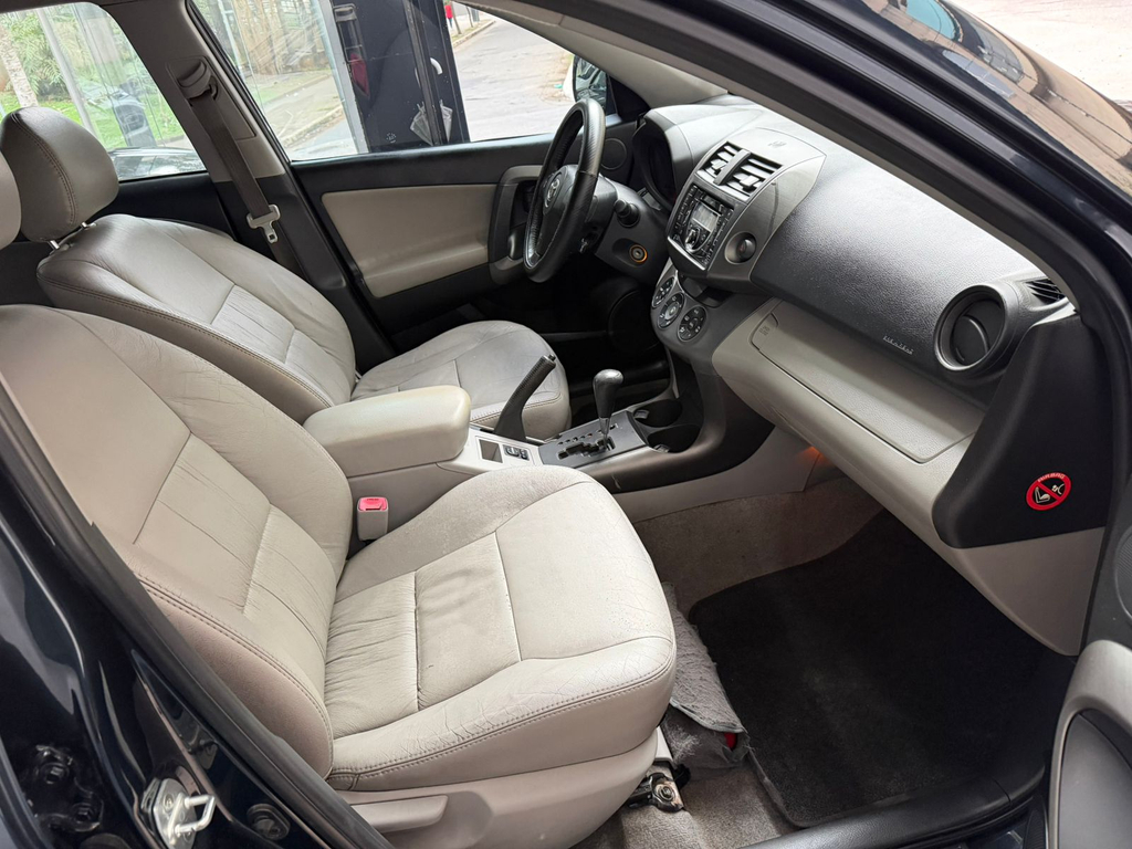 Toyota RAV4 Preto