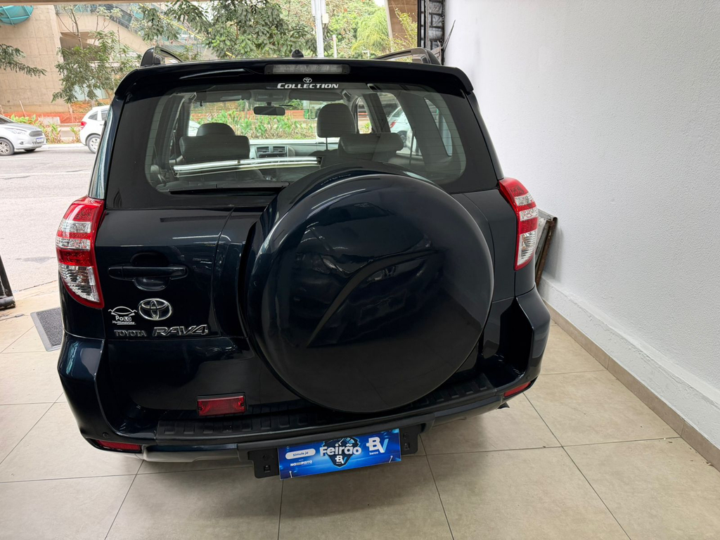 Toyota RAV4 Preto