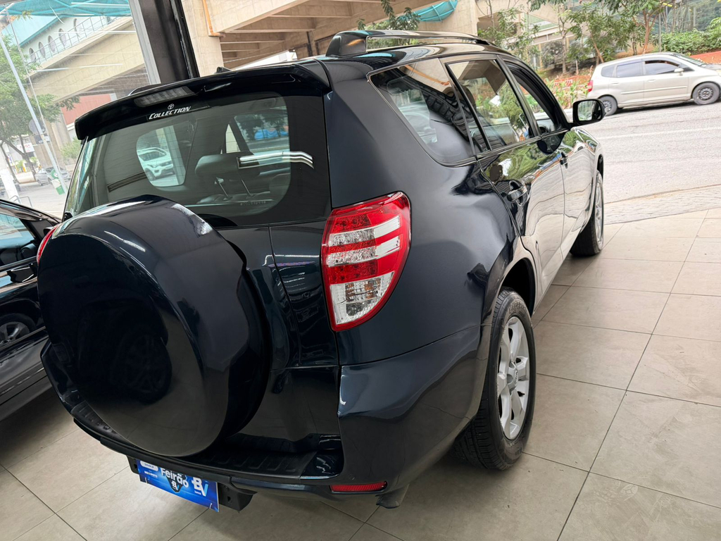 Toyota RAV4 Preto