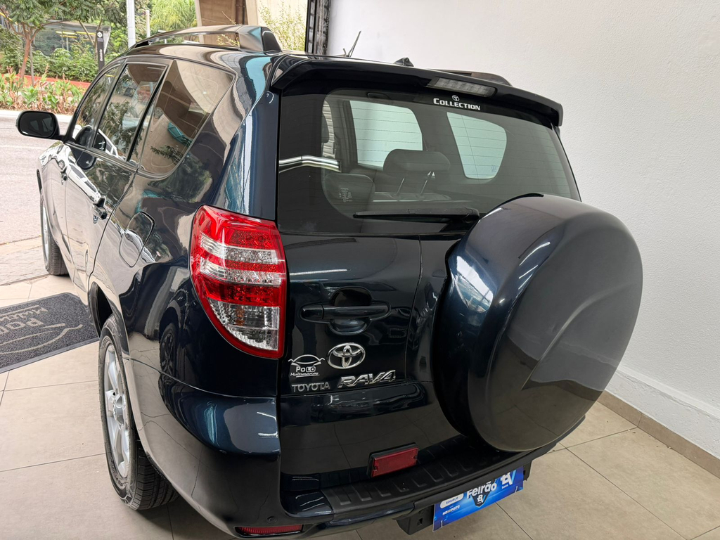 Toyota RAV4 Preto