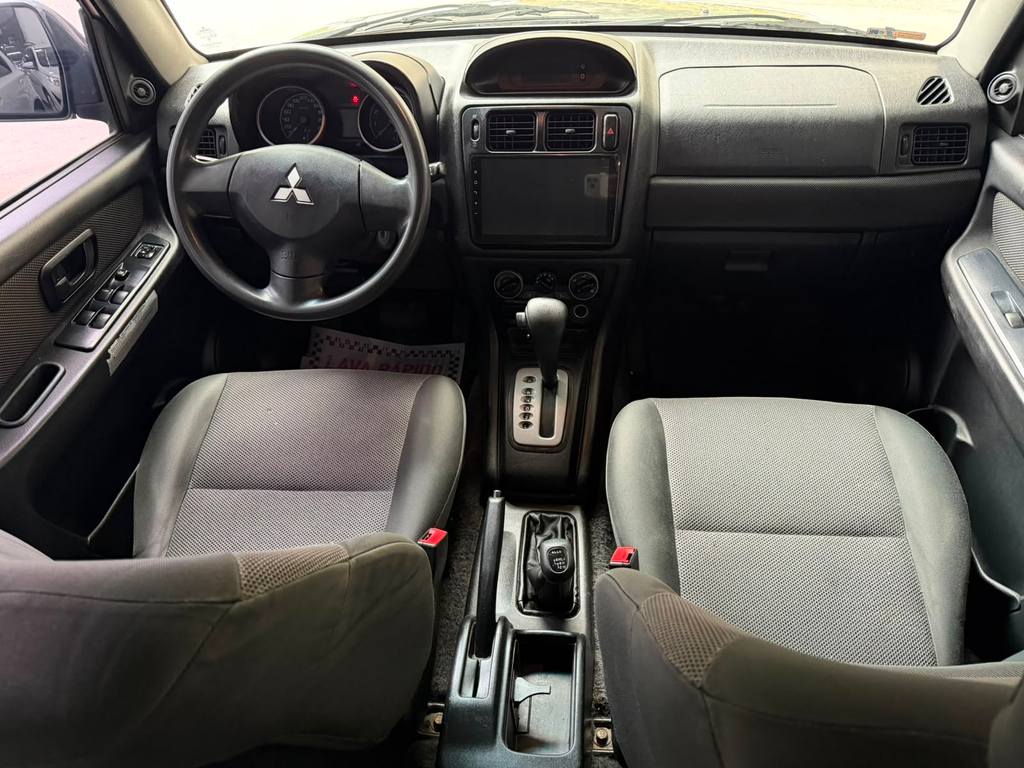 Mitsubishi Pajero TR4 Cinza