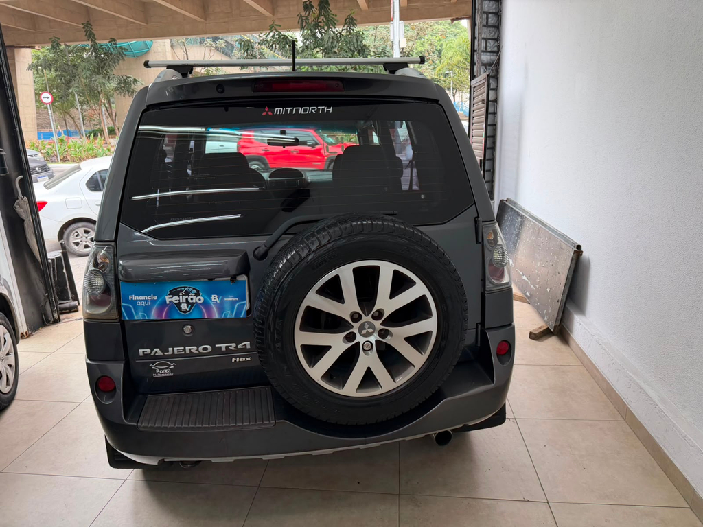 Mitsubishi Pajero TR4 Cinza