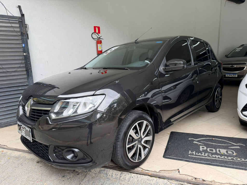 Renault Sandero Preto