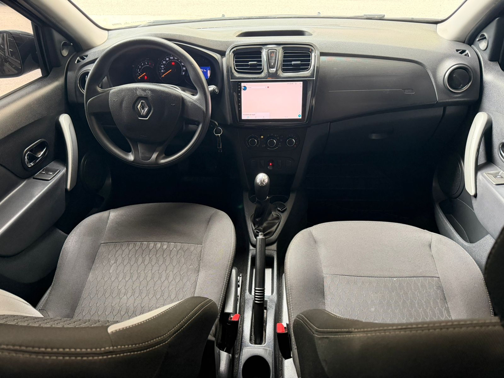 Renault Sandero Preto