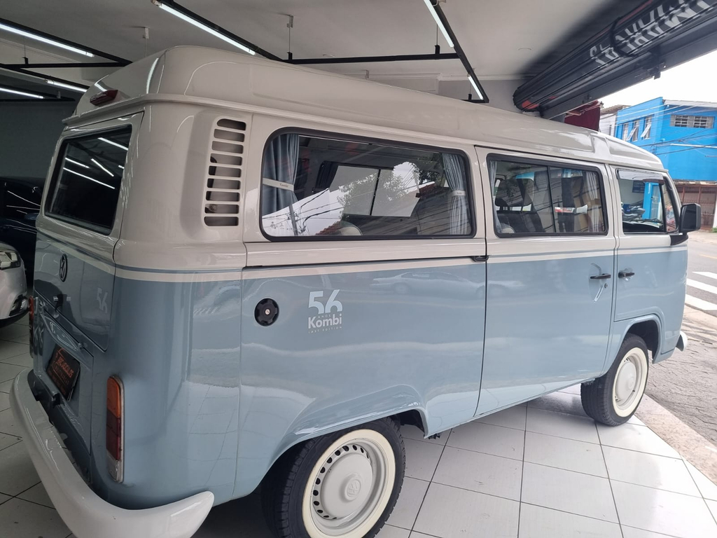 Volkswagen Kombi Branco