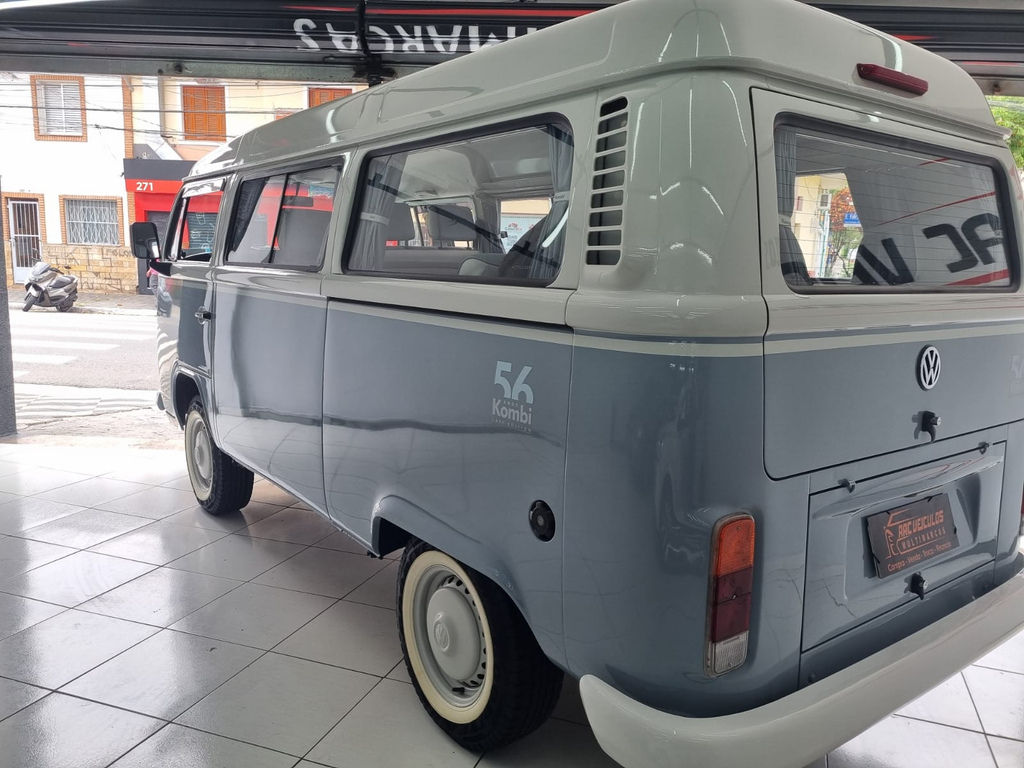 Volkswagen Kombi Branco