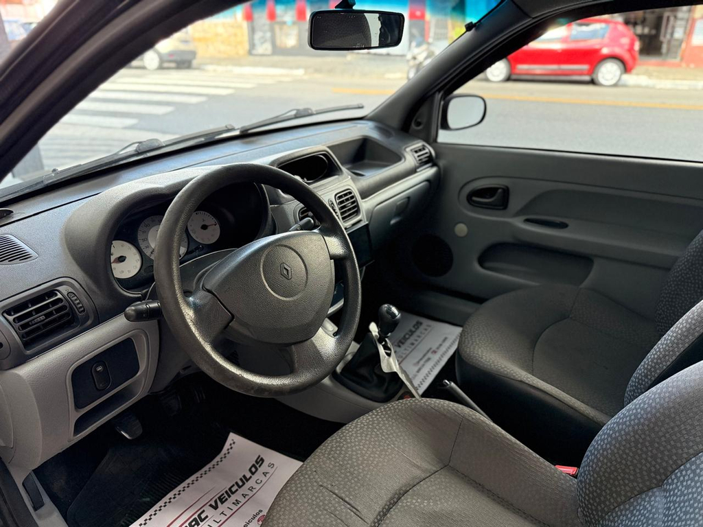 Renault Clio Preto