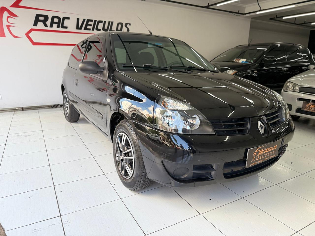 Renault Clio Preto