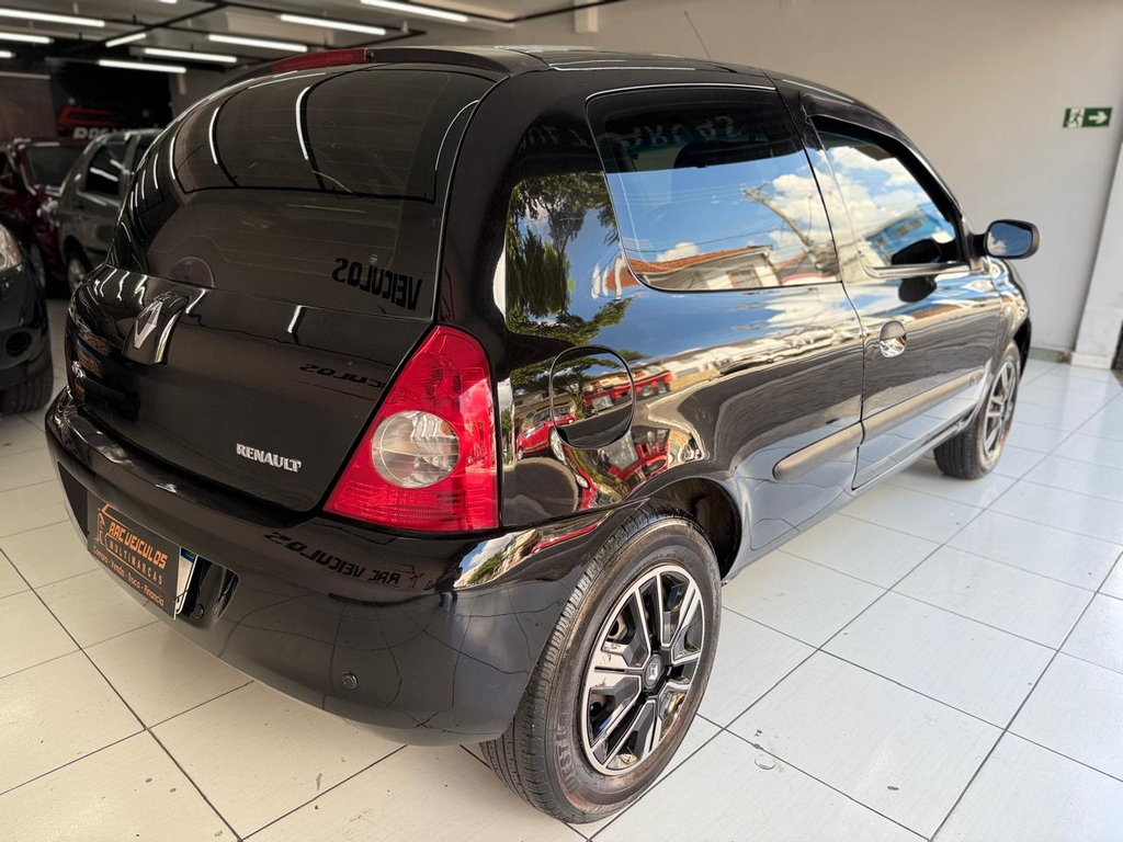 Renault Clio Preto