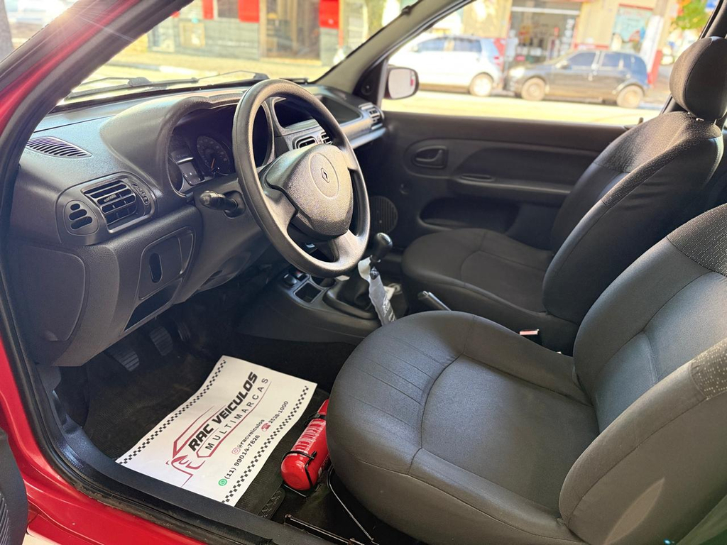 Renault Clio Vermelho