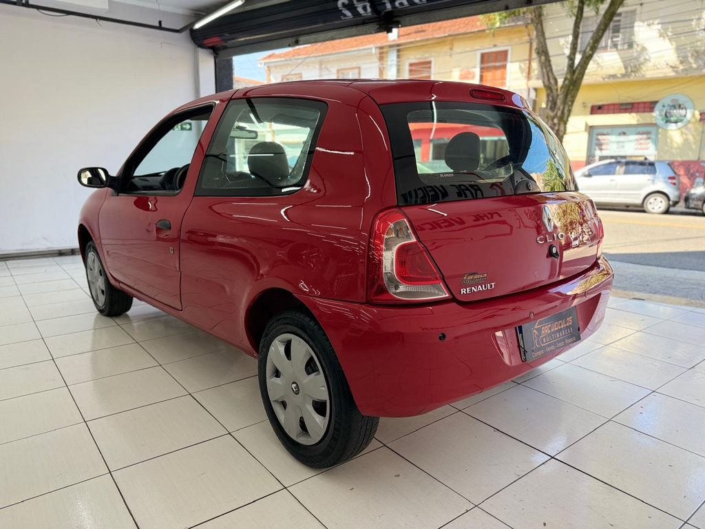 Renault Clio Vermelho