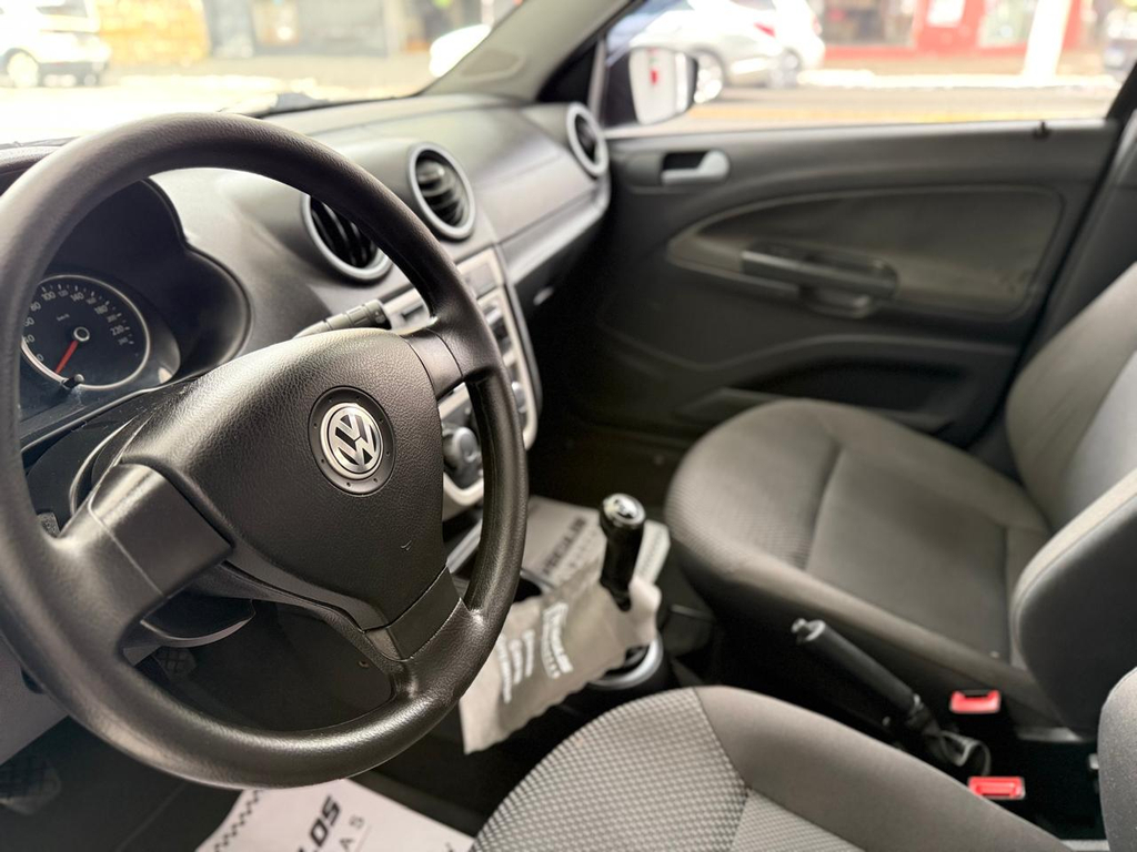 Volkswagen Voyage Preto