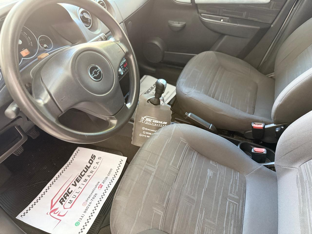 Chevrolet Prisma Prata