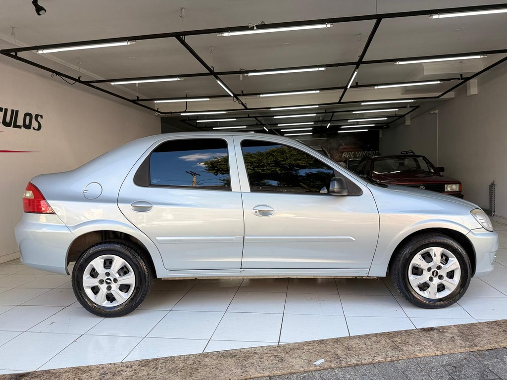 Chevrolet Prisma Prata