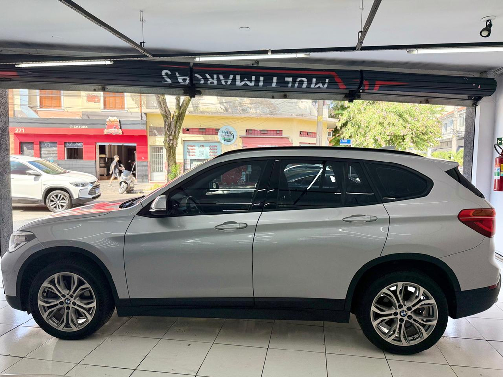 BMW X1 Prata
