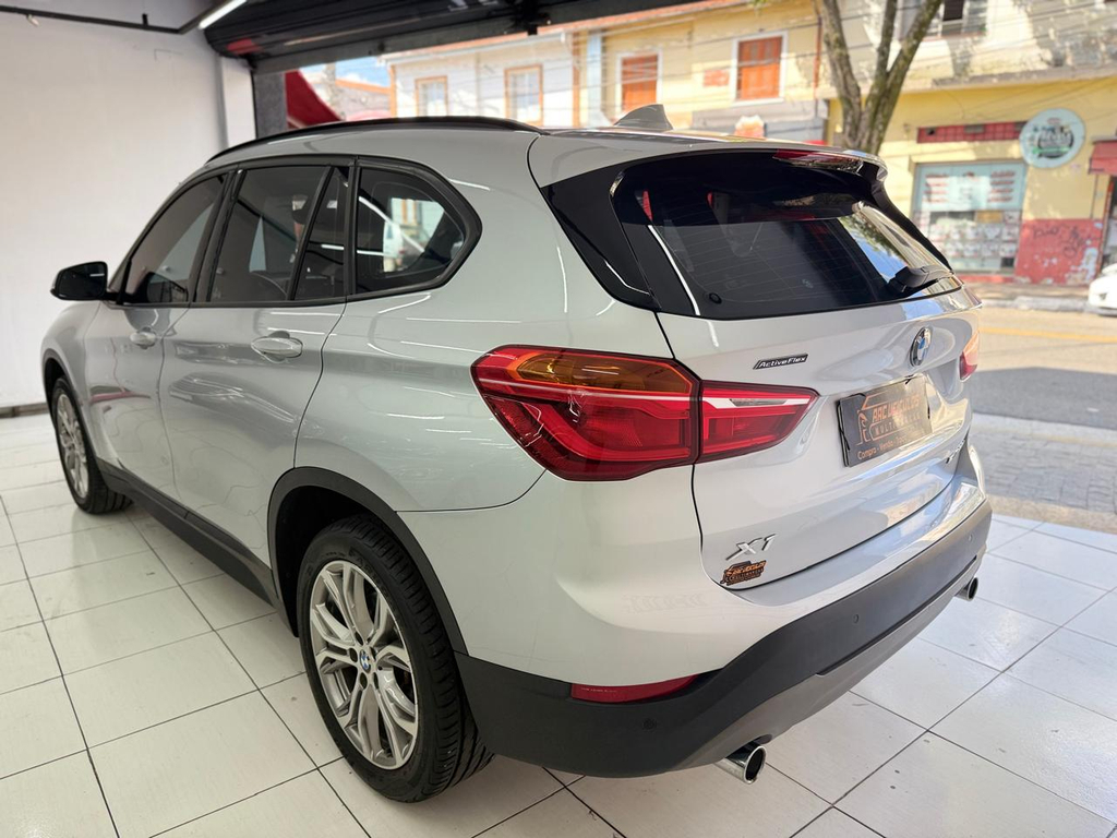 BMW X1 Prata