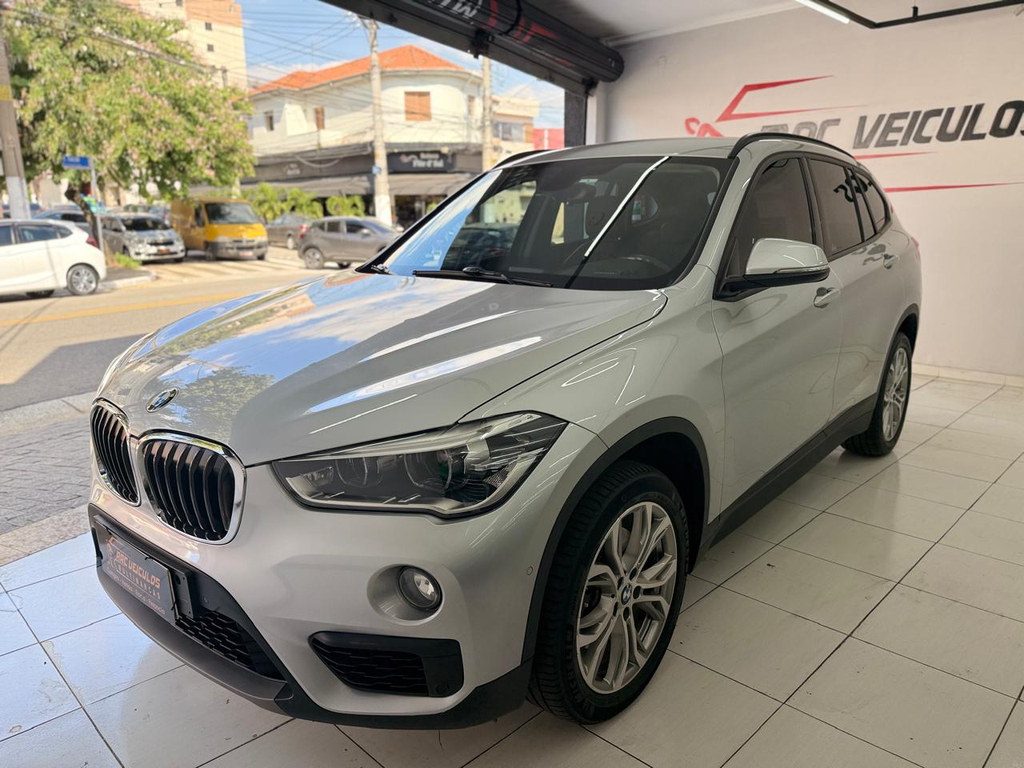 BMW X1 Prata