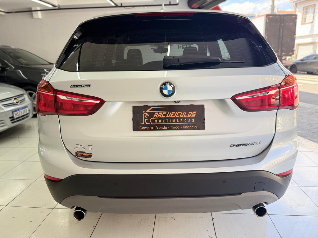 BMW X1 Prata