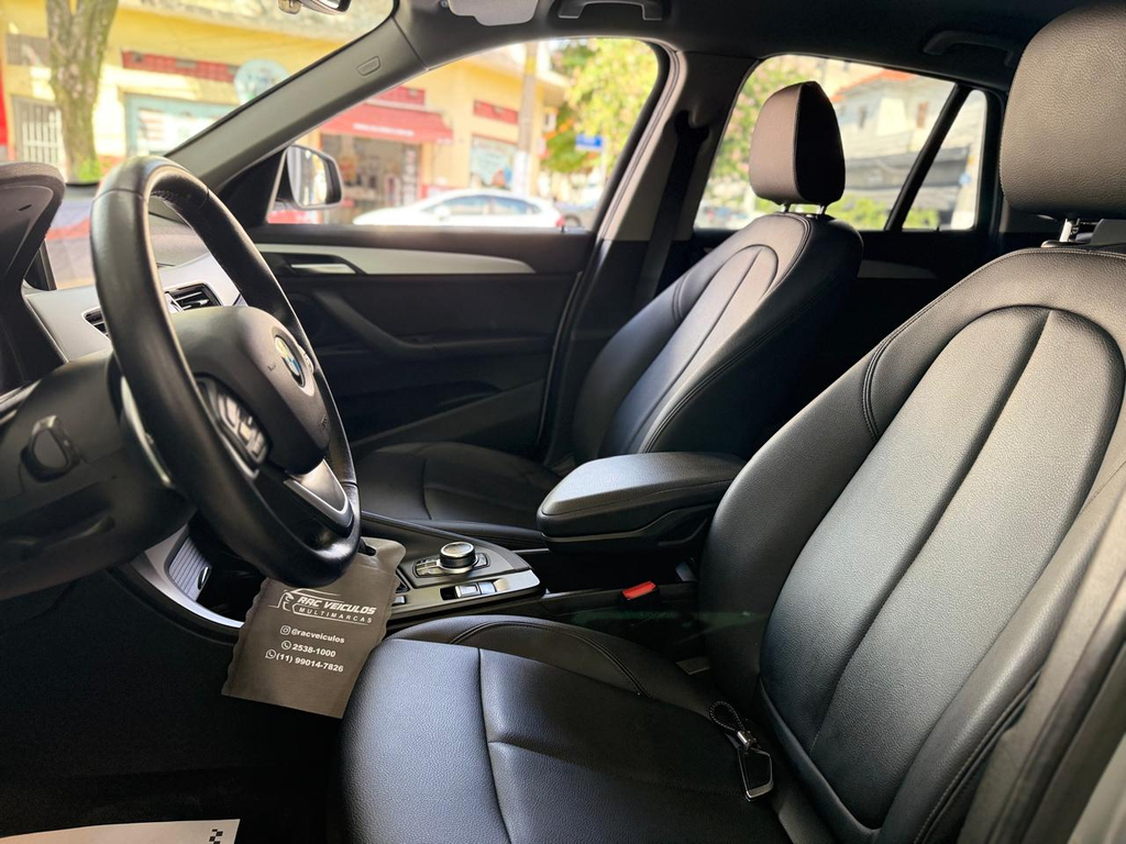 BMW X1 Prata