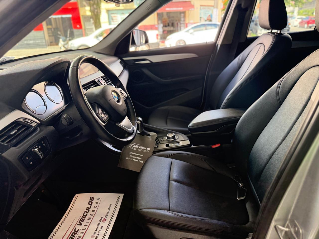 BMW X1 Prata
