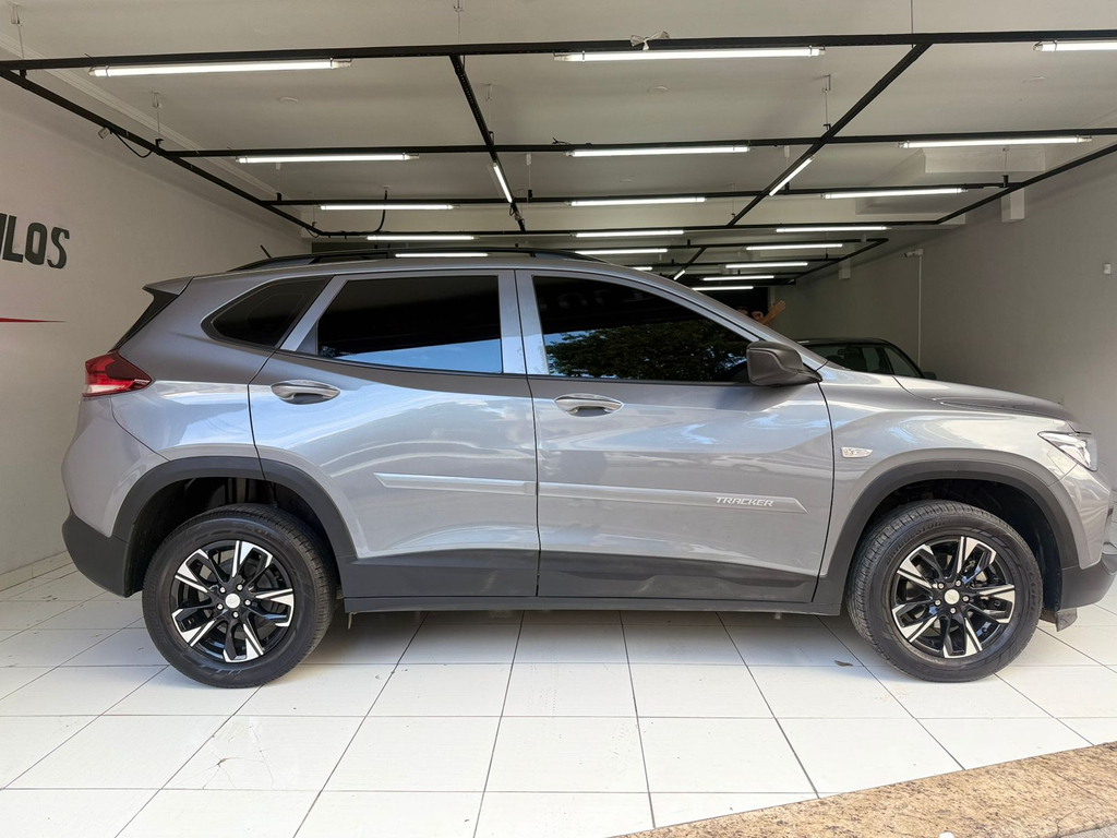 Chevrolet Tracker Cinza