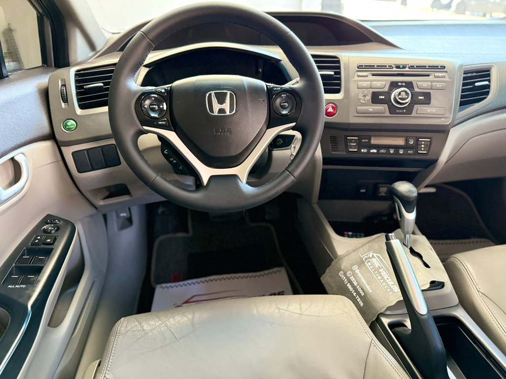 Honda Civic Cinza