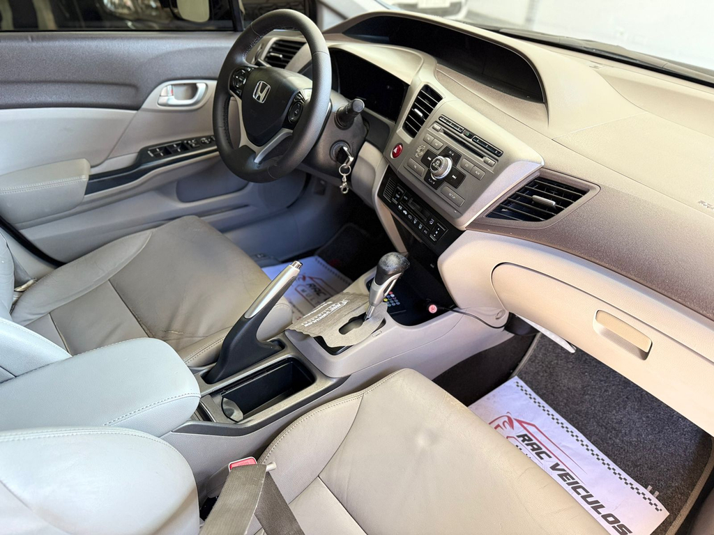 Honda Civic Cinza