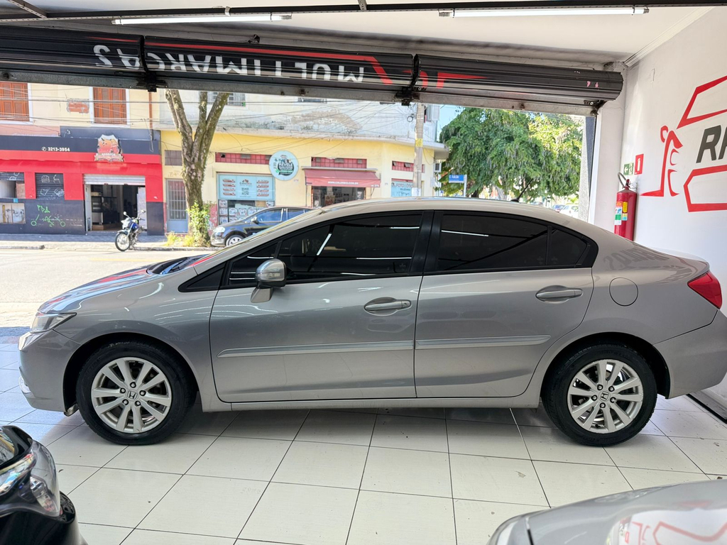 Honda Civic Cinza