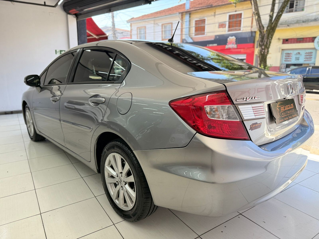 Honda Civic Cinza