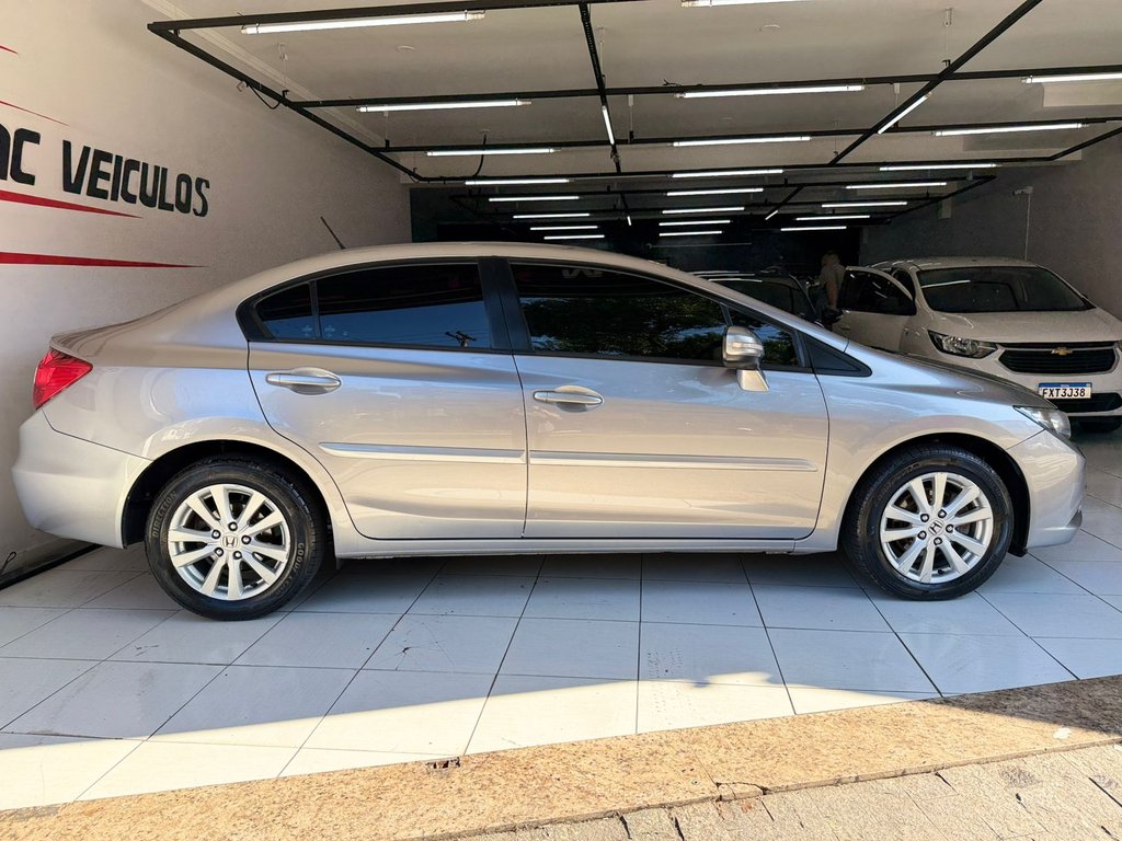 Honda Civic Cinza