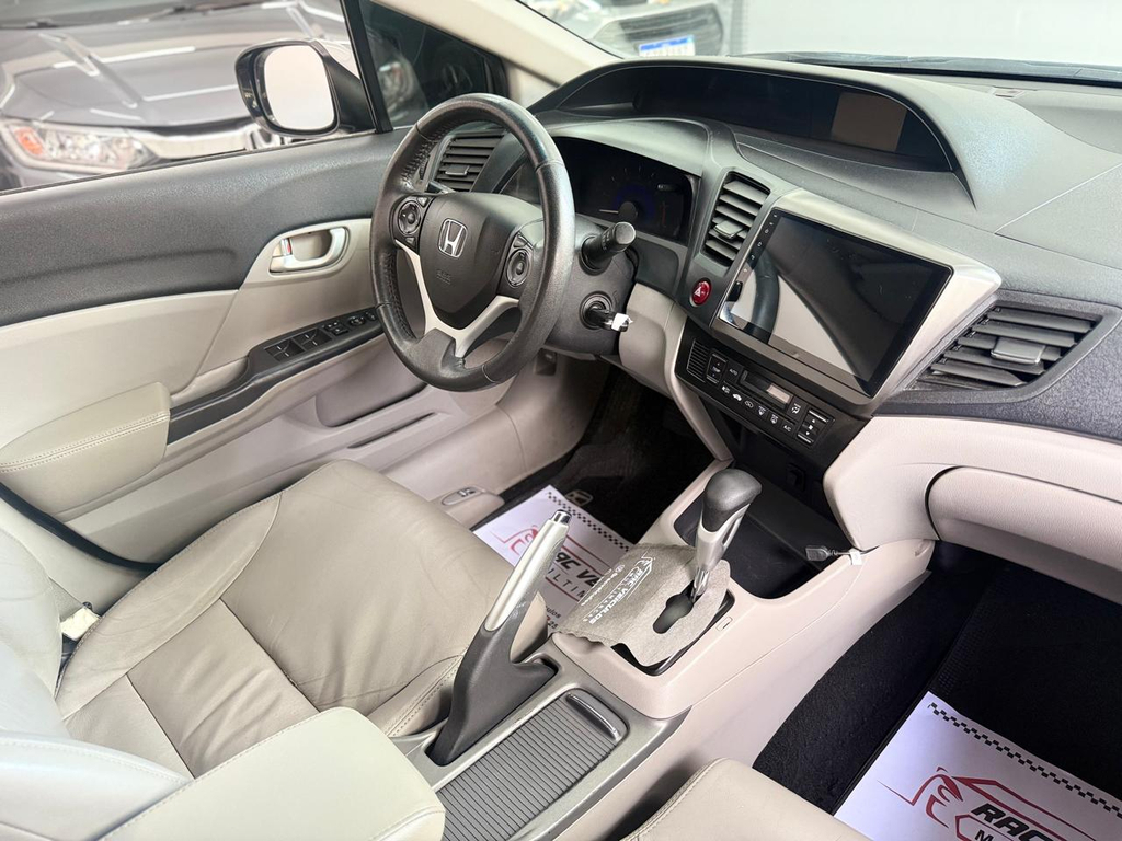 Honda Civic Cinza