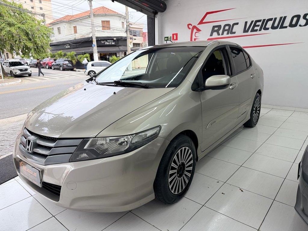 Honda City Dourado