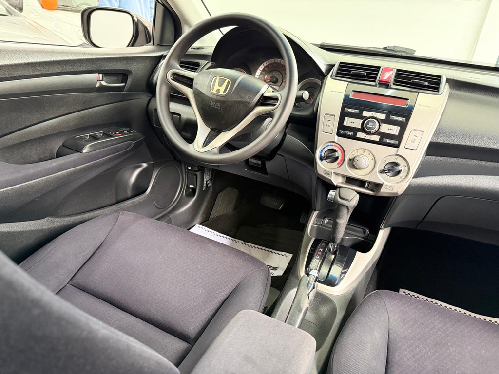 Honda City Dourado