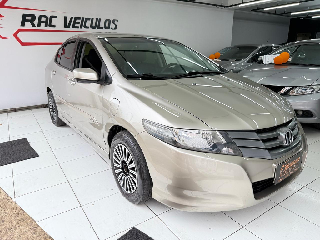 Honda City Dourado