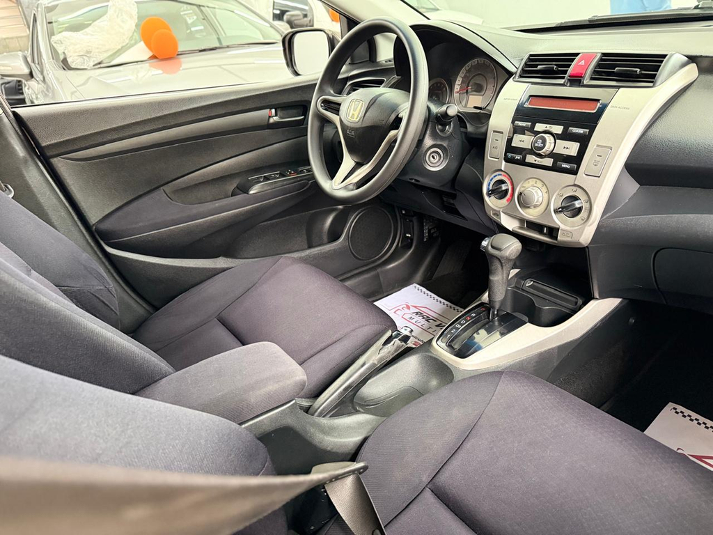 Honda City Dourado