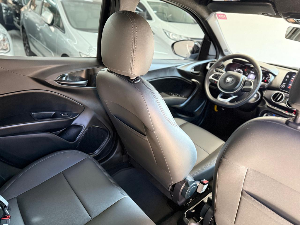 Fiat Argo Preto