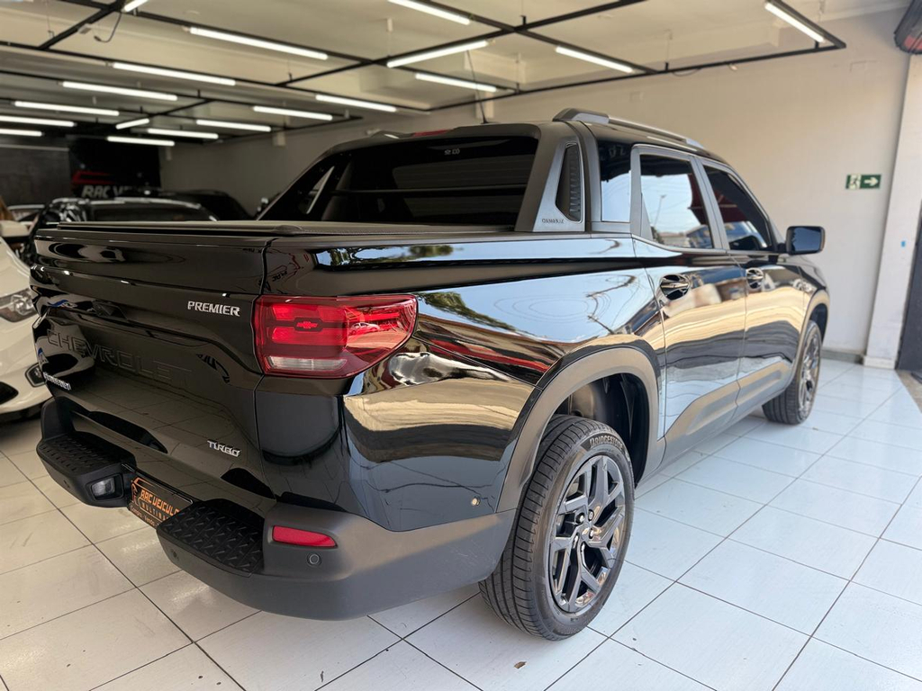 Chevrolet Montana Preto
