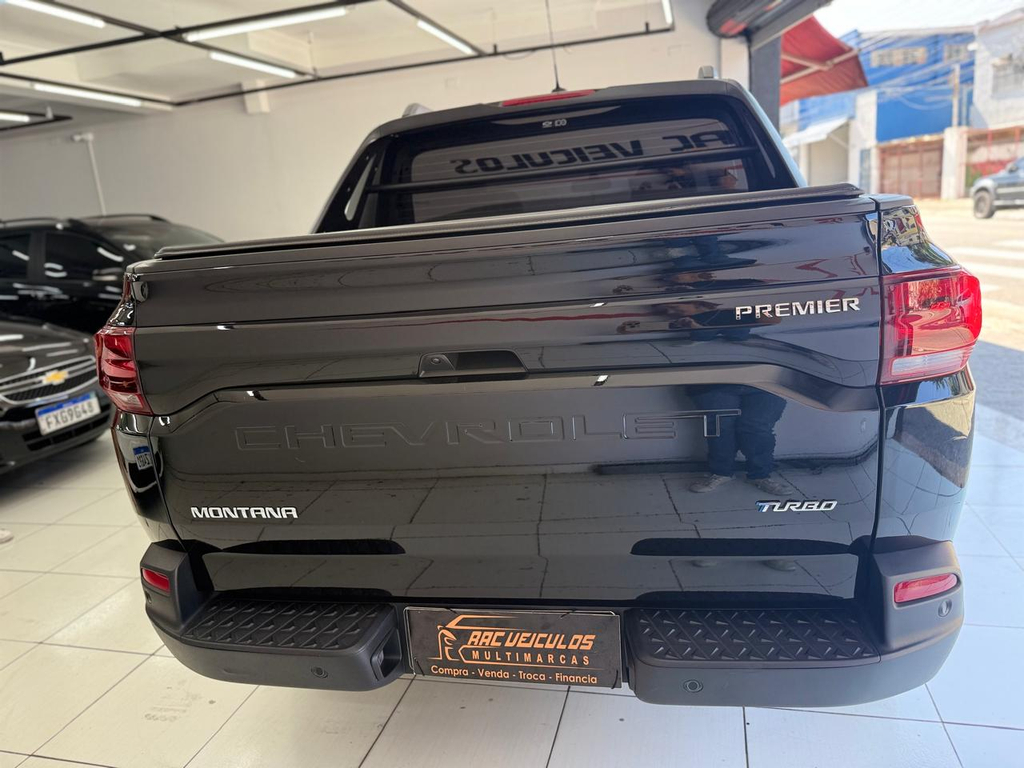 Chevrolet Montana Preto