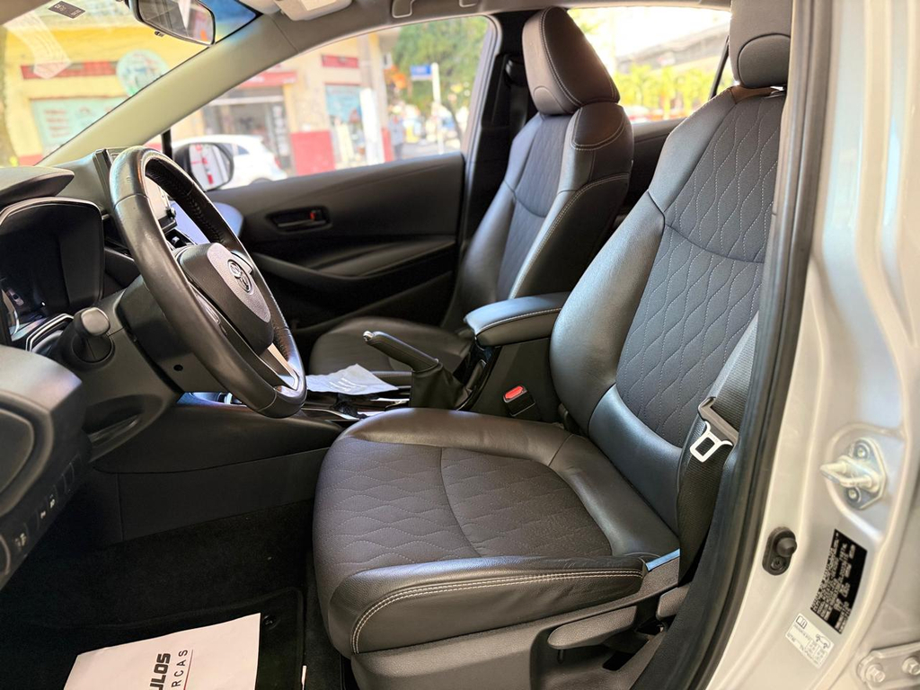 Toyota Corolla Prata