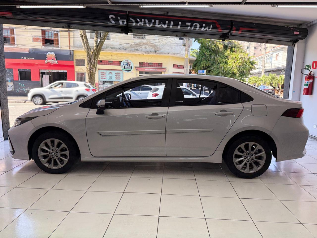 Toyota Corolla Prata