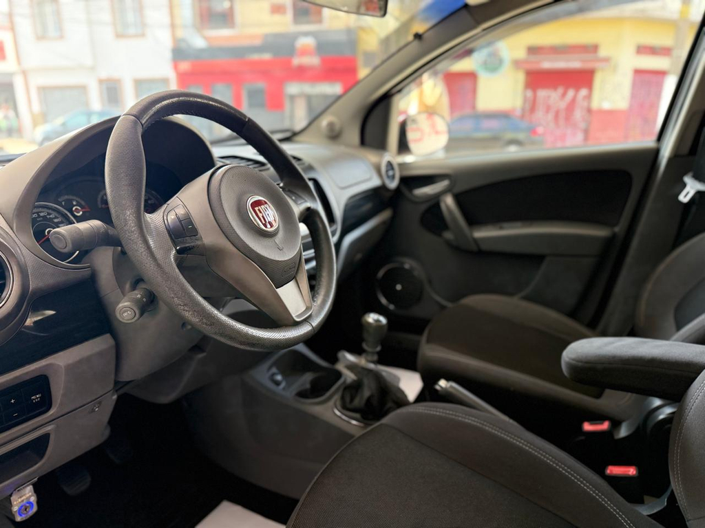Fiat Grand Siena Vermelho
